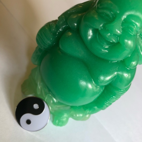 THE YIN AND THE YANG PEACEFUL Enamel Pin - Picture 2 of 5